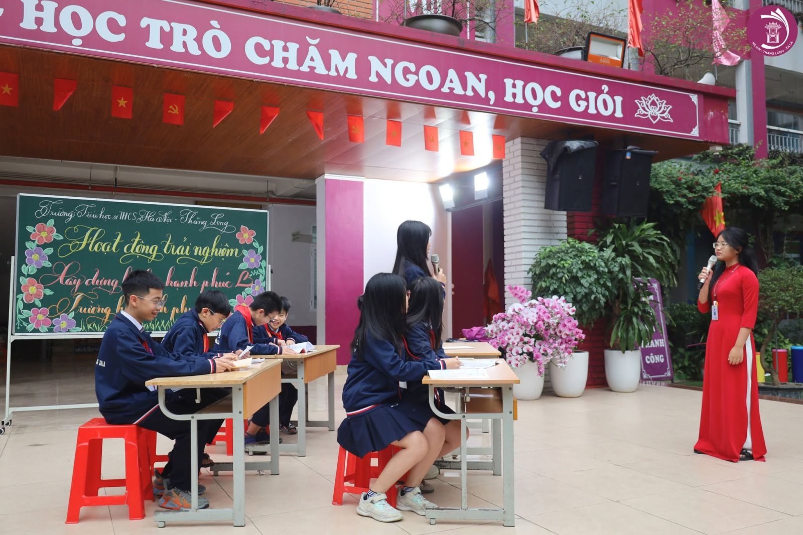 SINH HOẠT TRẢI NGHIỆM DƯỚI CỜ – XÂY DỰNG LỚP HỌC HẠNH PHÚC, TRƯỜNG HỌC HẠNH PHÚC