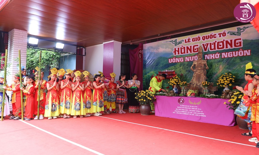THẦY VÀ TRÒ HNTL THÀNH KÍNH TỔ CHỨC LỄ DÂNG HƯƠNG TƯỞNG NIỆM CÁC VUA HÙNG