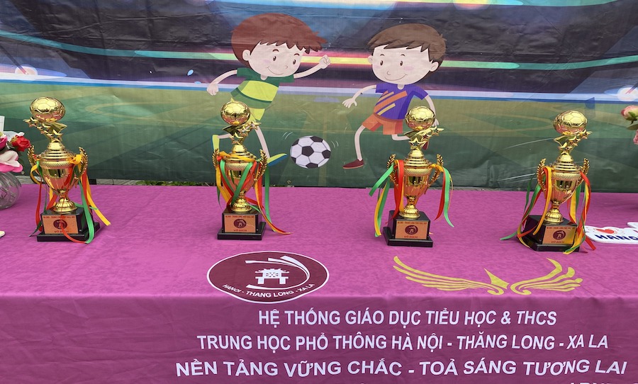 FOOTBALL DAY - TRAO HUY CHƯƠNG CHO CÁC ĐỘI KHỐI TIỂU HỌC