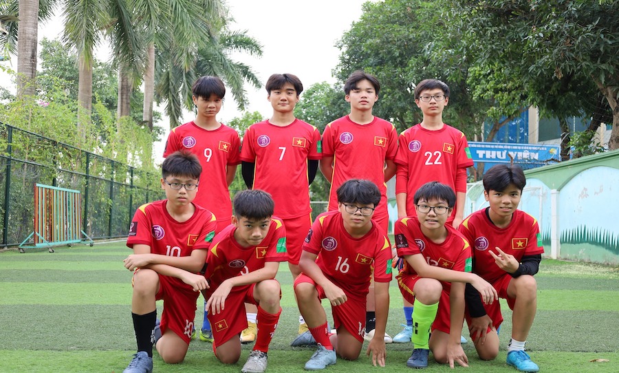 ĐỘI HÌNH THCS HÀ NỘI - THĂNG LONG THI ĐẤU TRẬN ĐẦU TIÊN