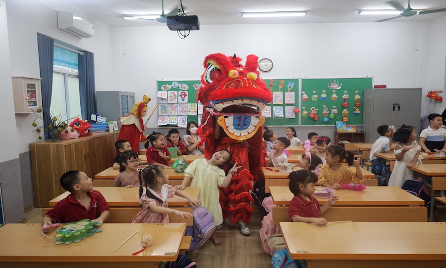 HAPPY MID-AUTUMN FESTIVAL - RỘN RÀNG ĐÓN TẾT TRUNG THU CÙNG HỌC SINH TIỂU HỌC HÀ NỘI THĂNG LONG