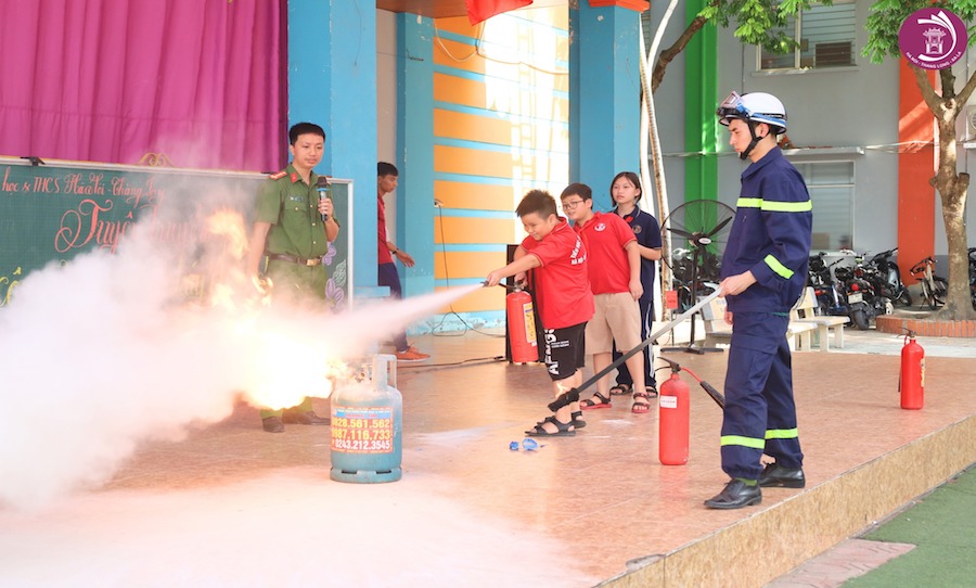 TUYÊN TRUYỀN VỀ CÔNG TÁC PHÒNG CHÁY CHỮA CHÁY VÀ CỨU HỘ, CỨU NẠN TẠI TRƯỜNG HNTL