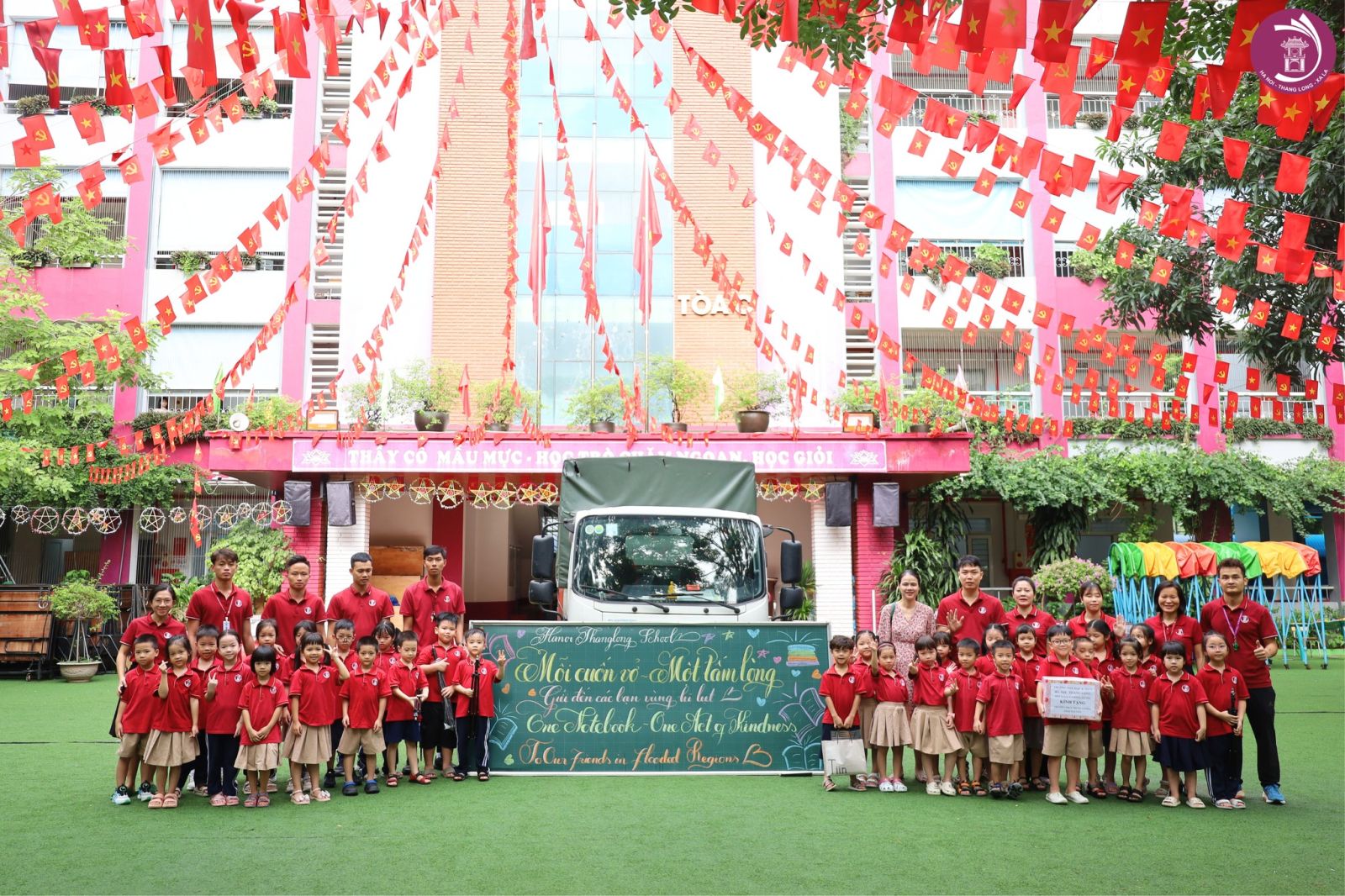 HÀNH TRÌNH YÊU THƯƠNG – “MỖI CUỐN VỞ, MỘT TẤM LÒNG” - TRAO GỬI YÊU THƯƠNG ĐẾN 03 NGÔI TRƯỜNG TẠI THÁI NGUYÊN