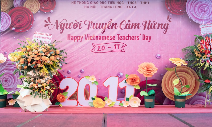 TRI ÂN NGƯỜI TRUYỀN CẢM HỨNG - ẤN TƯỢNG VỚI BUỔI LỄ  KỶ NIỆM CHÀO MỪNG NGÀY NHÀ GIÁO VIỆT NAM 20/11 TẠI HNTL