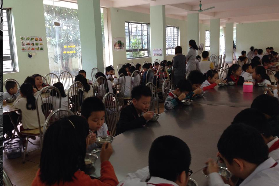 Dinh dưỡng cho trẻ và bữa phụ chiều ở trường
